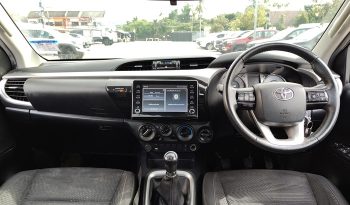 REVO 4WD 2020 2.4MID MT SMART CAB SILVER  8084 full