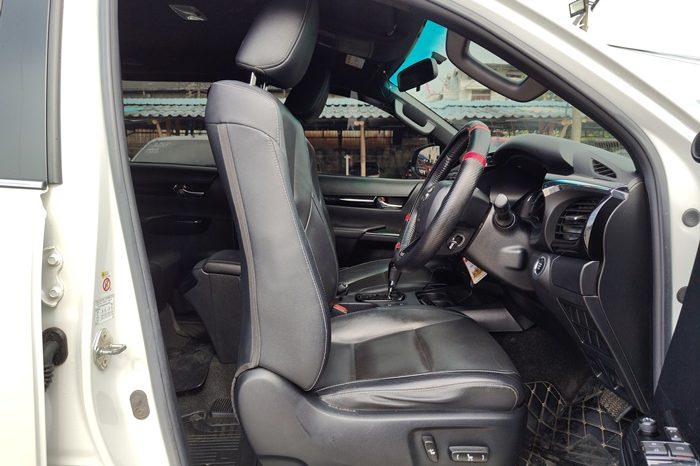 ROCCO PRE 2019 2.8G AT DOUBLE CAB WHITE  5515 full