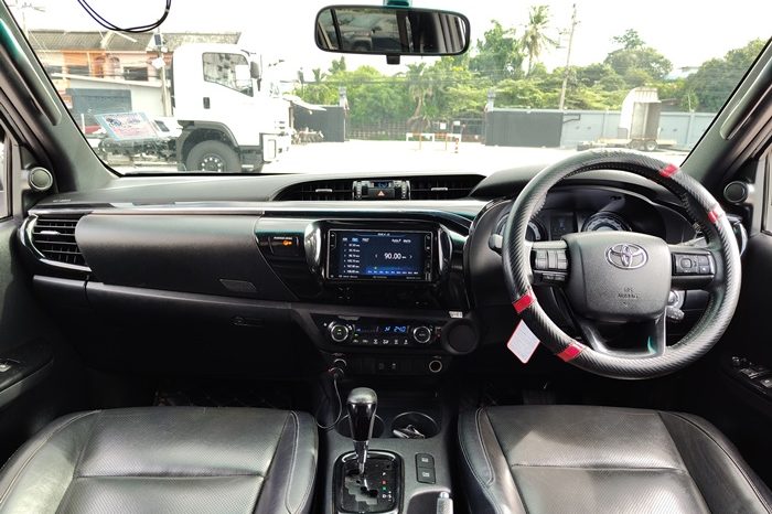 ROCCO PRE 2019 2.8G AT DOUBLE CAB WHITE  5515 full