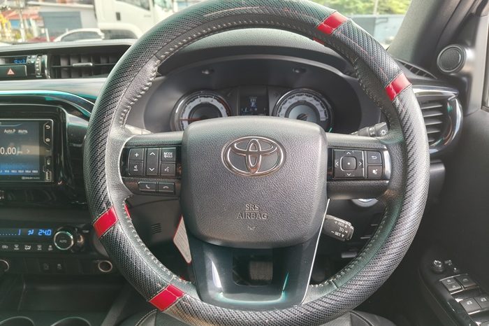 ROCCO PRE 2019 2.8G AT DOUBLE CAB WHITE  5515 full