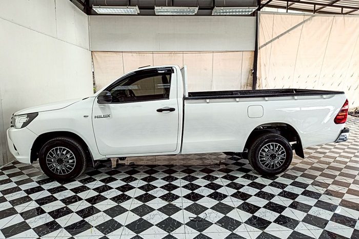 REVO 2WD 2020 2.4J MT STANDARD WHITE  1837 full