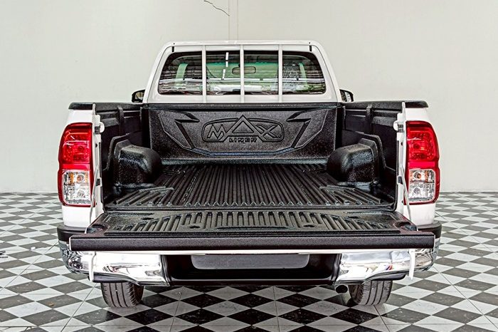 REVO 2WD 2020 2.4J MT STANDARD WHITE  1837 full