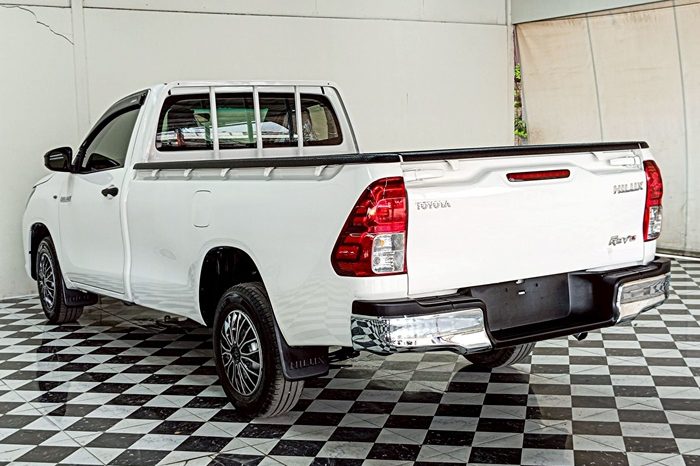 REVO 2WD 2020 2.4J MT STANDARD WHITE  1837 full