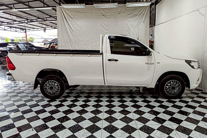 REVO 2WD 2020 2.4J MT STANDARD WHITE  1837 full