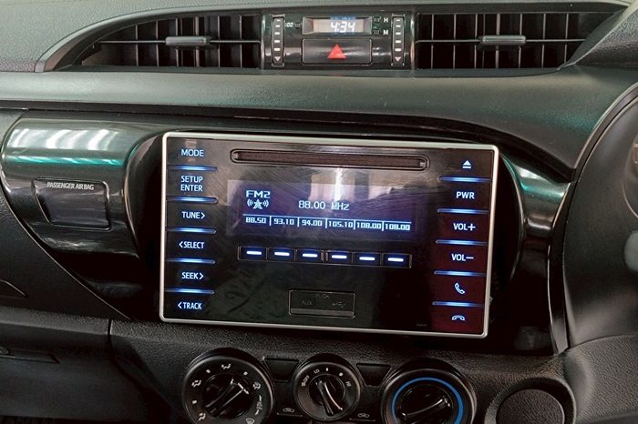 REVO 2WD 2020 2.4J MT STANDARD WHITE  1837 full