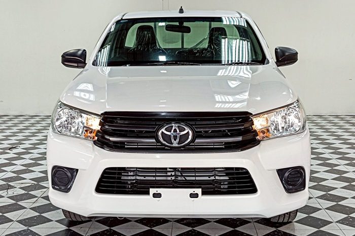 REVO 2WD 2020 2.4J MT STANDARD WHITE  1837 full