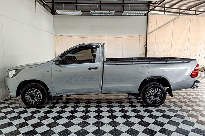 REVO 2WD 2020 2.4J MT STANDARD SILVER  1843 full