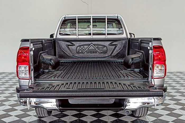 REVO 2WD 2020 2.4J MT STANDARD SILVER  1843 full