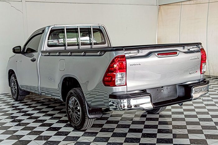 REVO 2WD 2020 2.4J MT STANDARD SILVER  1843 full