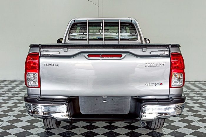 REVO 2WD 2020 2.4J MT STANDARD SILVER  1843 full