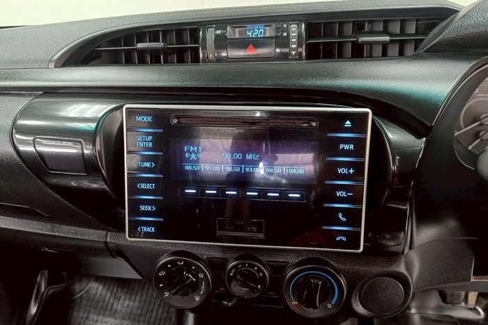 REVO 2WD 2019 2.4J MT STANDARD WHITE  2962 full