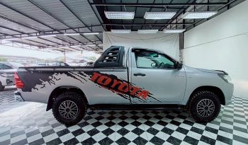 REVO 2WD 2018 2.4J MT STANDARD SILVER  32 full