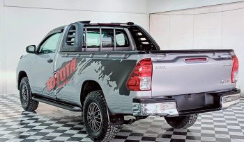 REVO 2WD 2018 2.4J MT STANDARD SILVER  32 full