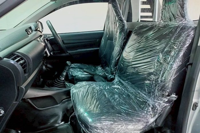 REVO 2WD 2018 2.4J MT STANDARD SILVER  32 full