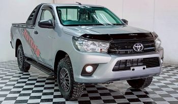 REVO 2WD 2018 2.4J MT STANDARD SILVER  32 full