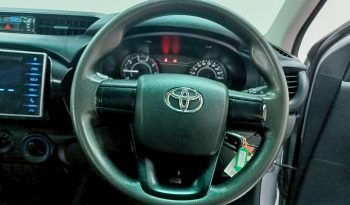 REVO 2WD 2018 2.4J MT STANDARD SILVER  32 full