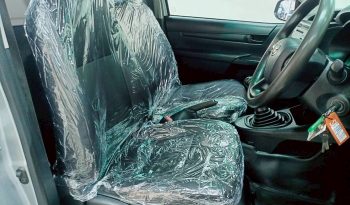 REVO 2WD 2018 2.4J MT STANDARD SILVER  32 full