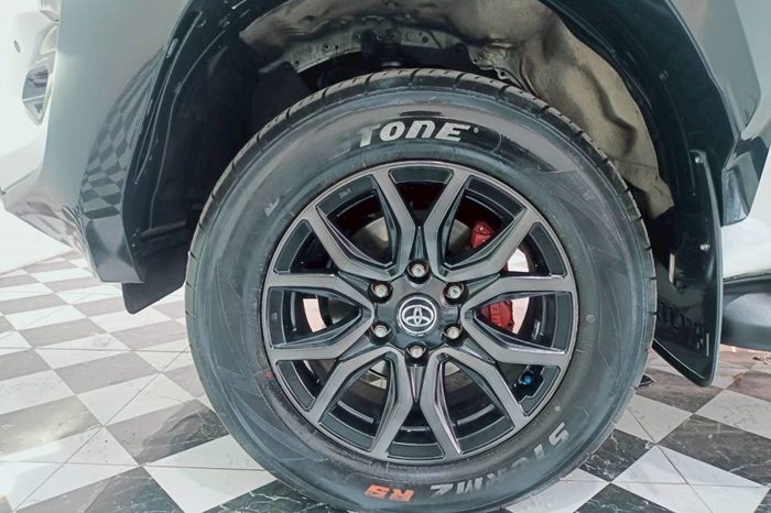 GR 4WD 2022 2.8G AT DOUBLE CAB WHITE  3680 full