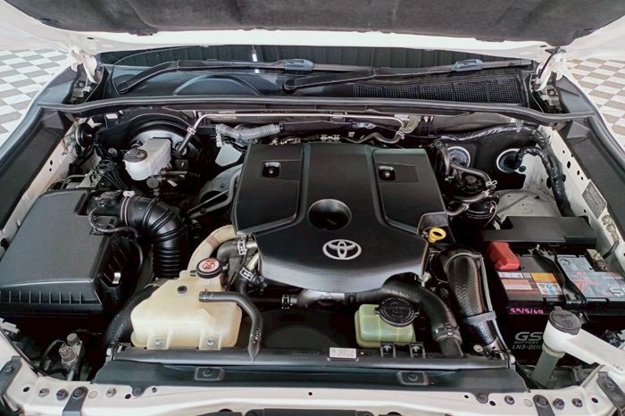 GR 4WD 2022 2.8G AT DOUBLE CAB WHITE  3680 full