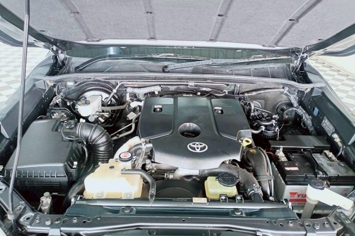 REVO 2WD 2020 2.4J MT STANDARD DARK GREY  3788 full