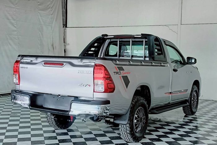 REVO 2WD 2019 2.4J MT STANDARD SILVER  4119 full