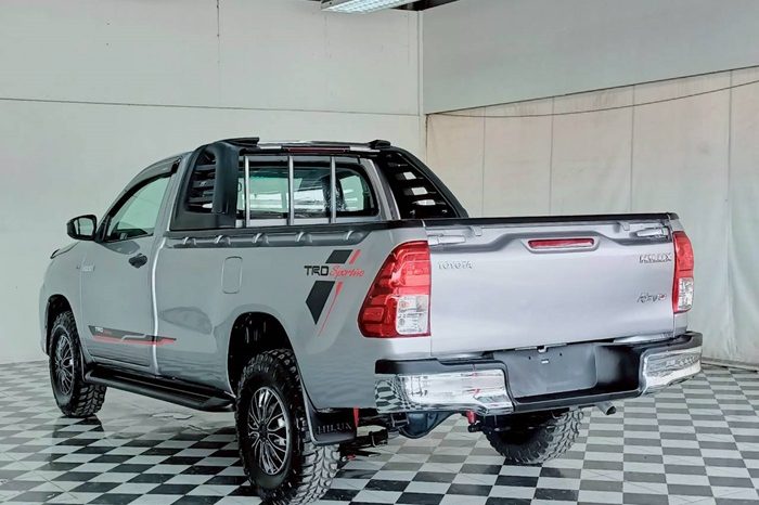 REVO 2WD 2019 2.4J MT STANDARD SILVER  4119 full