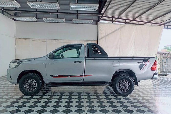 REVO 2WD 2019 2.4J MT STANDARD SILVER  4119 full