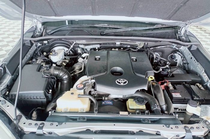 REVO 2WD 2019 2.4J MT STANDARD SILVER  4119 full