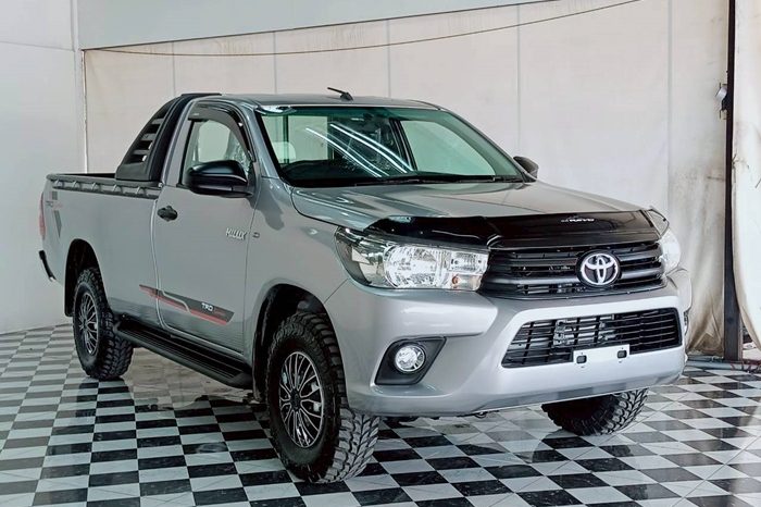 REVO 2WD 2019 2.4J MT STANDARD SILVER  4119 full