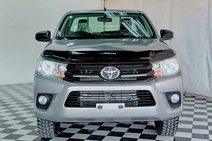 REVO 2WD 2019 2.4J MT STANDARD SILVER  4119 full