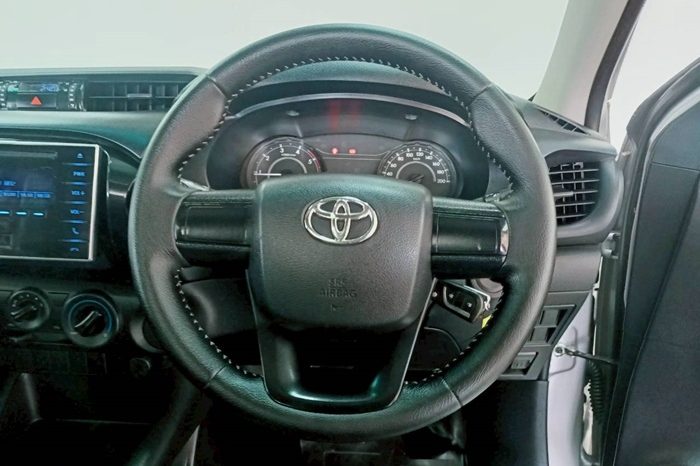 REVO 2WD 2019 2.4J MT STANDARD SILVER  4119 full