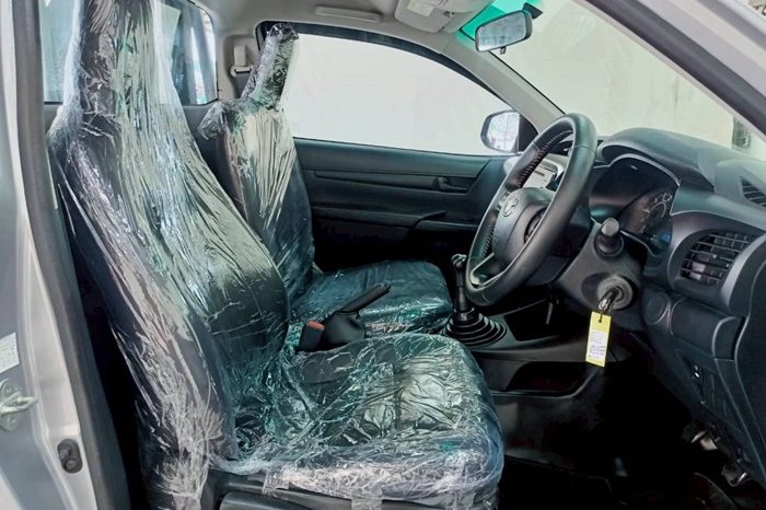 REVO 2WD 2019 2.4J MT STANDARD SILVER  4119 full