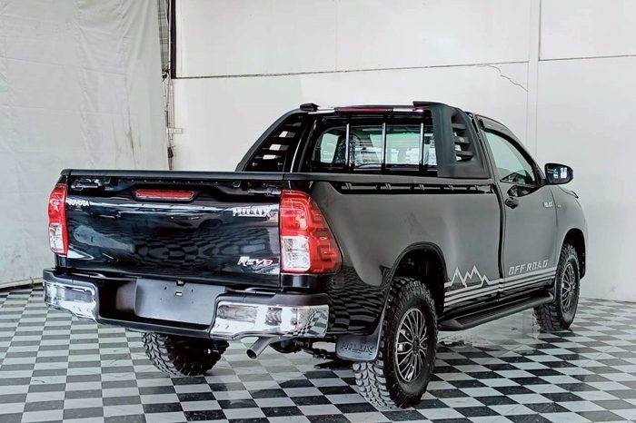 REVO 2WD 2019 2.4J MT STANDARD BLACK  4602 full