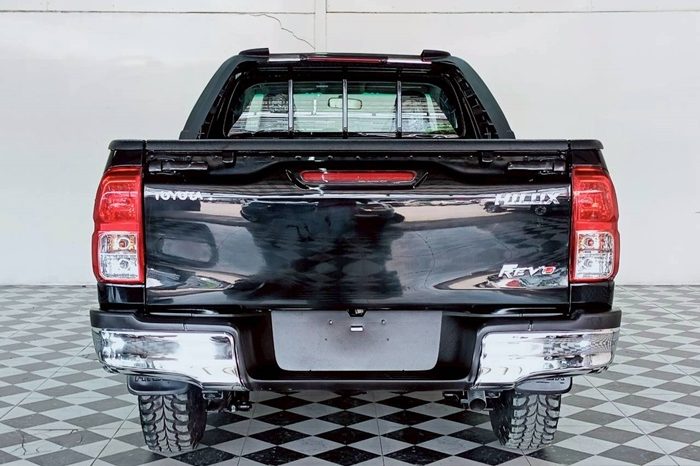 REVO 2WD 2019 2.4J MT STANDARD BLACK  4602 full