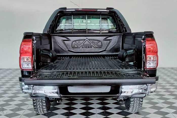 REVO 2WD 2019 2.4J MT STANDARD BLACK  4602 full