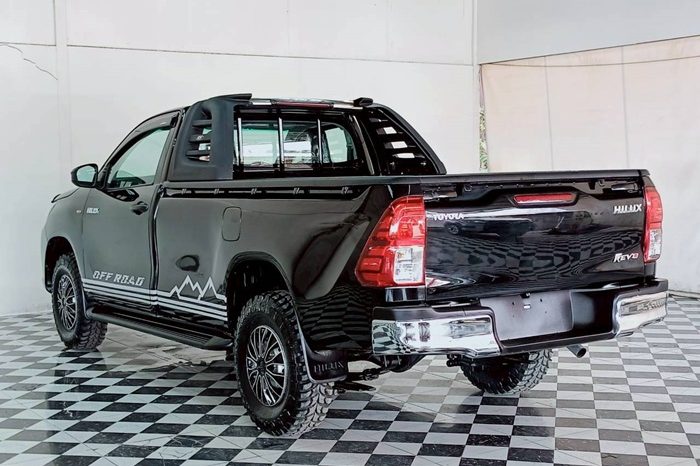 REVO 2WD 2019 2.4J MT STANDARD BLACK  4602 full