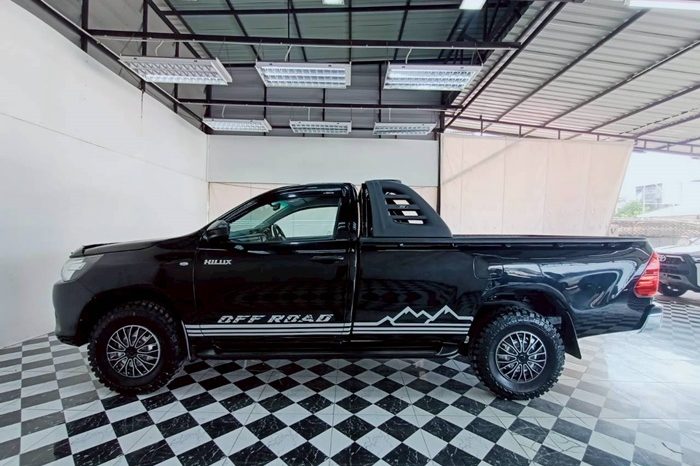 REVO 2WD 2019 2.4J MT STANDARD BLACK  4602 full