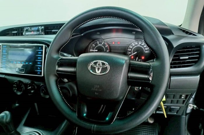 REVO 2WD 2019 2.4J MT STANDARD BLACK  4602 full