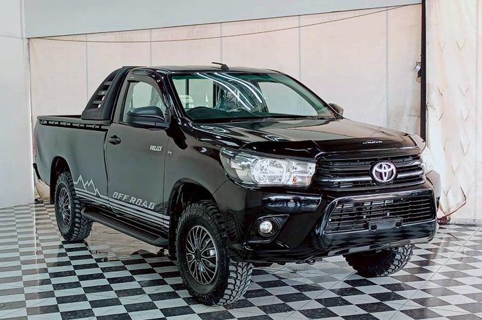 REVO 2WD 2019 2.4J MT STANDARD BLACK  4602 full