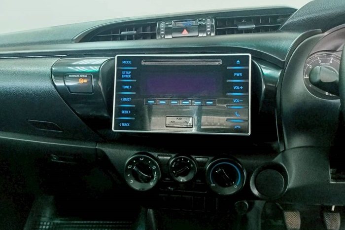 REVO 2WD 2019 2.4J MT STANDARD BLACK  4602 full