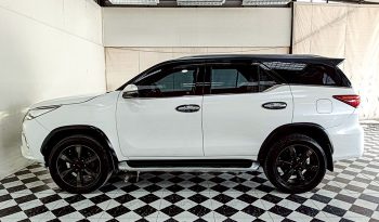 TOYOTA 4WD 2019 2.8G AT FORTUNER WHITE  552 full