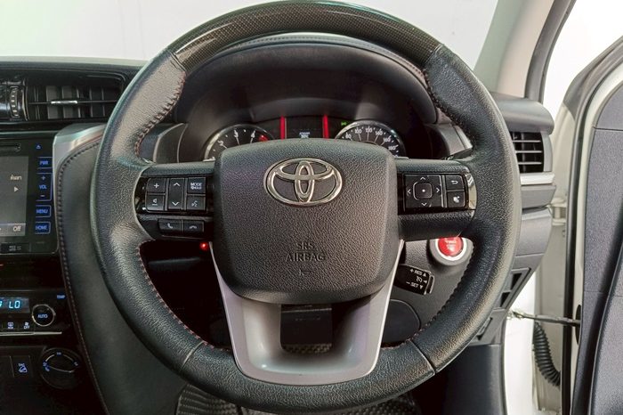 TOYOTA 4WD 2019 2.8G AT FORTUNER WHITE  552 full