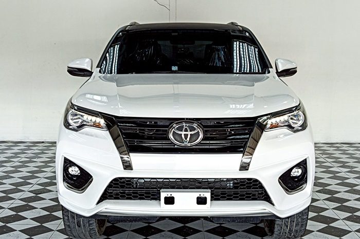 TOYOTA 4WD 2019 2.8G AT FORTUNER WHITE  552 full