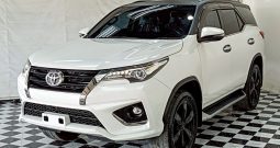 TOYOTA 4WD 2019 2.8G AT FORTUNER WHITE  552