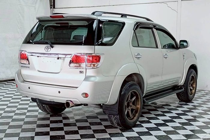 TOYOTA 4WD 2006 2.7V AT FORTUNER SILVER  6692 full