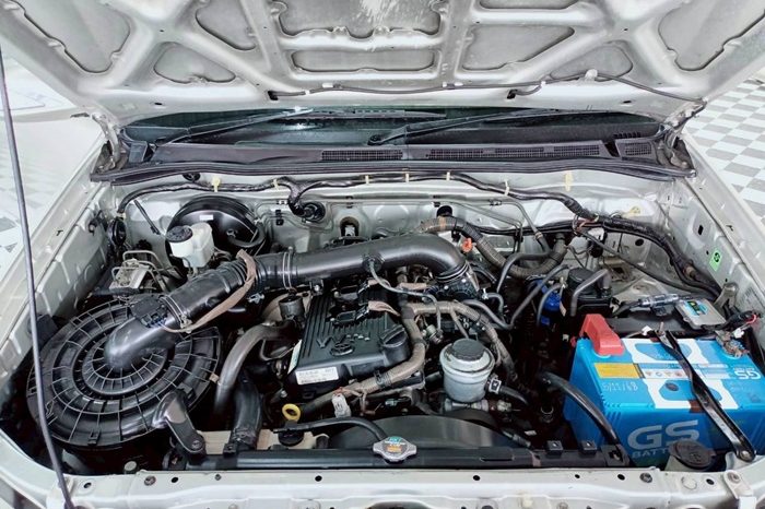 TOYOTA 4WD 2006 2.7V AT FORTUNER SILVER  6692 full