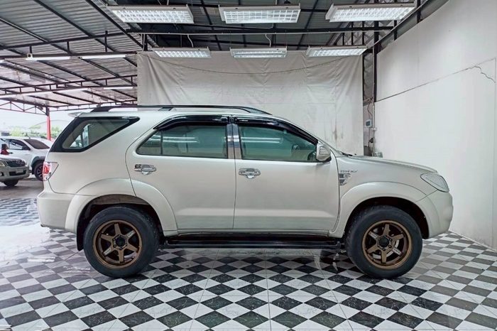 TOYOTA 4WD 2006 2.7V AT FORTUNER SILVER  6692 full