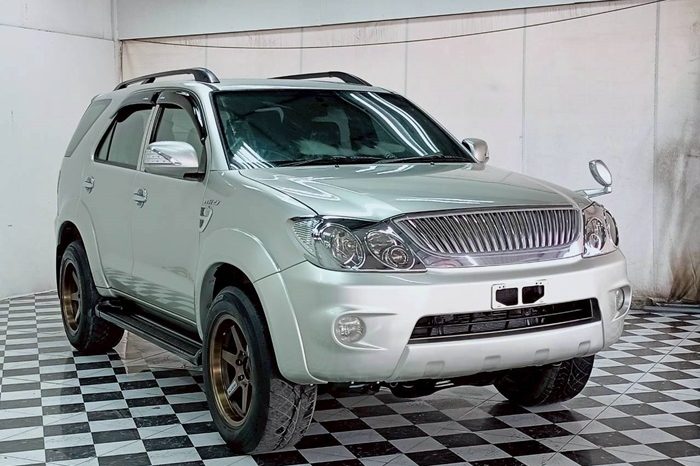 TOYOTA 4WD 2006 2.7V AT FORTUNER SILVER  6692 full