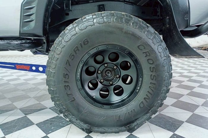 REVO 4WD 2020 2.8J MT STANDARD SILVER  7123 full