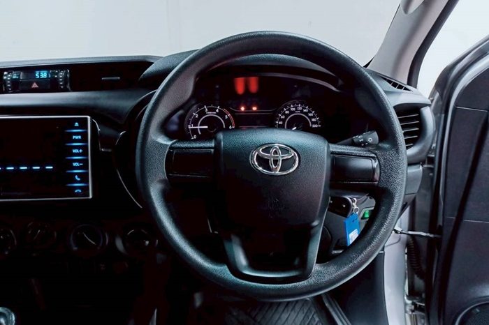 REVO 4WD 2020 2.8J MT STANDARD SILVER  7123 full